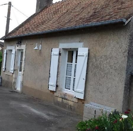 Location 24 Heures Du Mans Louplande Exterior foto